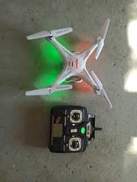 Dron syma z kamerą