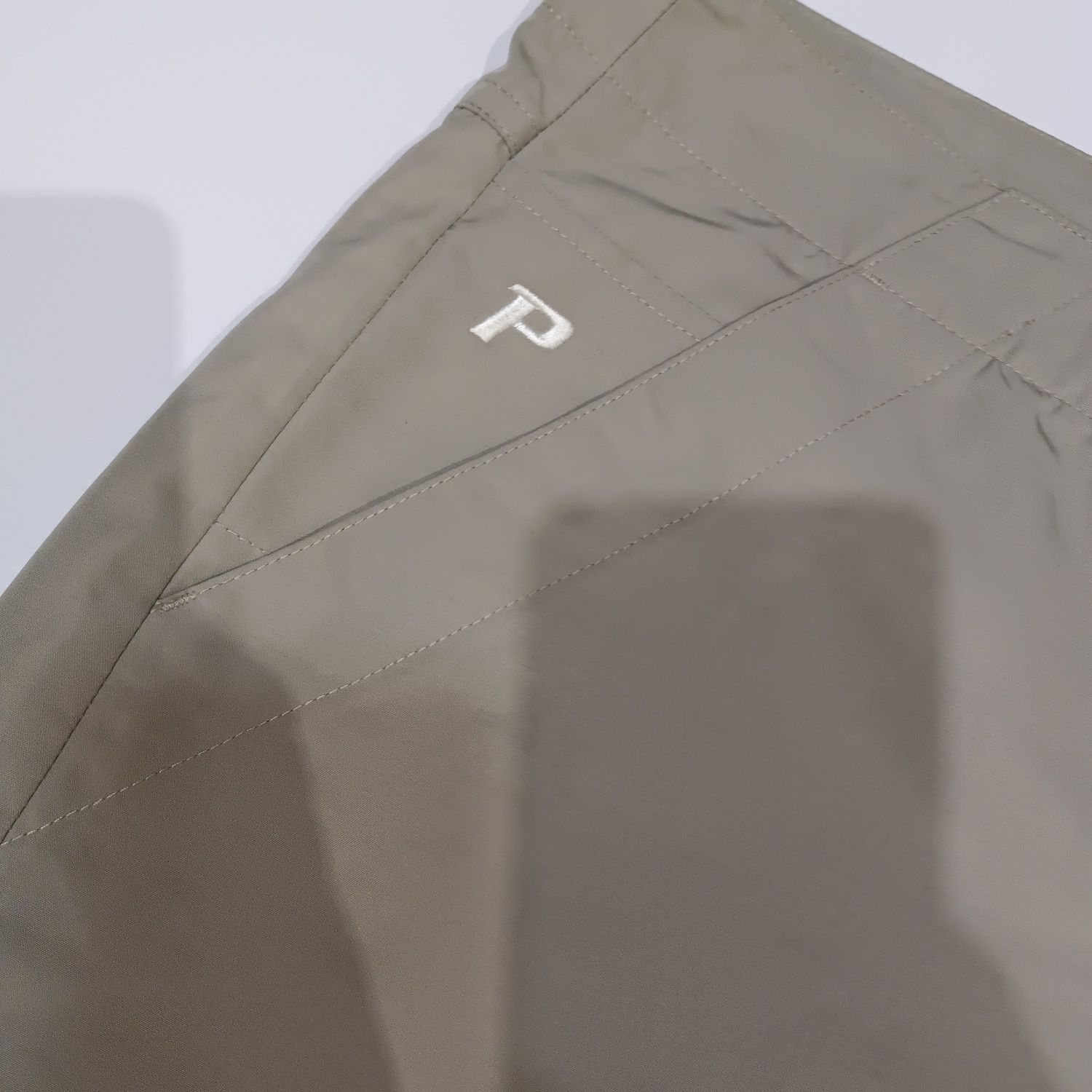 Peak performance krótkie spodenki roz,30/44/S spodenki cargo szorty