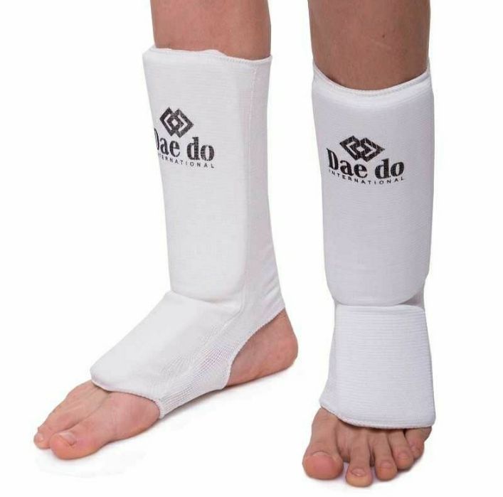 Защита ног Venum/Футы для каратэ/Защита для единоборств