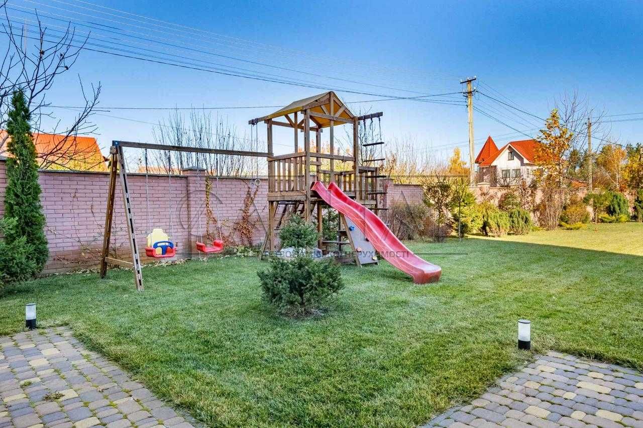 Продажа дома с бассейном, с. Мархалевка, Васильковский р-н