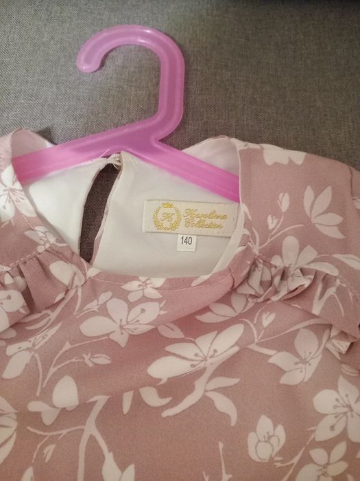 Святкова сукня для дівчинки, ніжна рожево-квіткова з воланами