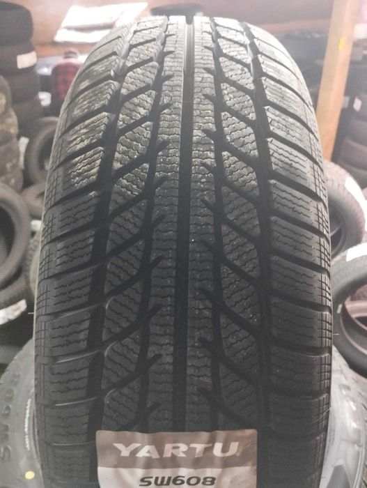Opony zimowe 205/55R16 yartu sw608