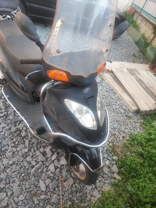 Корейський мопед в гарному стані 125 куб.см
