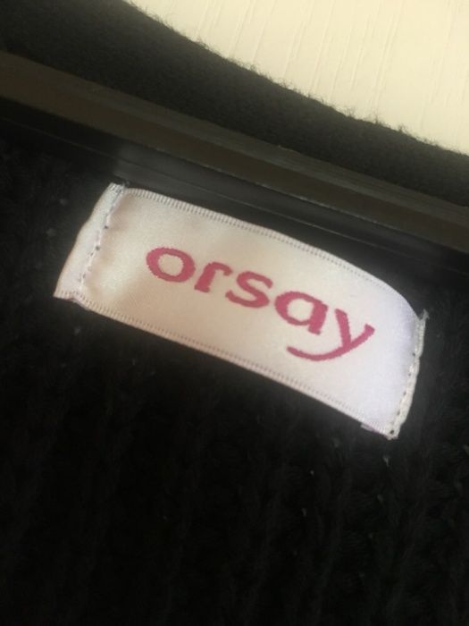 Czarny długi sweter