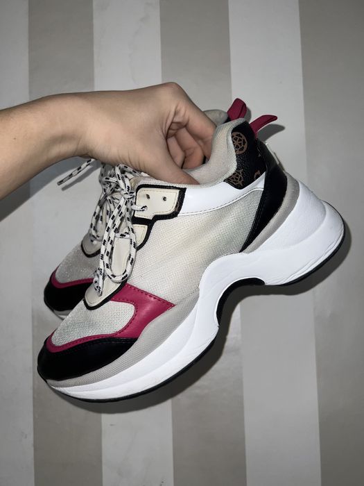 Кросівки Guess Jennea EUR 39 24,5 см Гесс