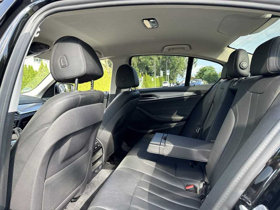 2019 BMW  530 2.0 гибрид