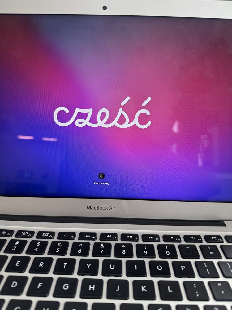 Macbook Air 13 cali stan bdb +case