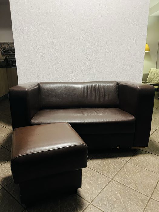 Sofa z pufem ze skaju.