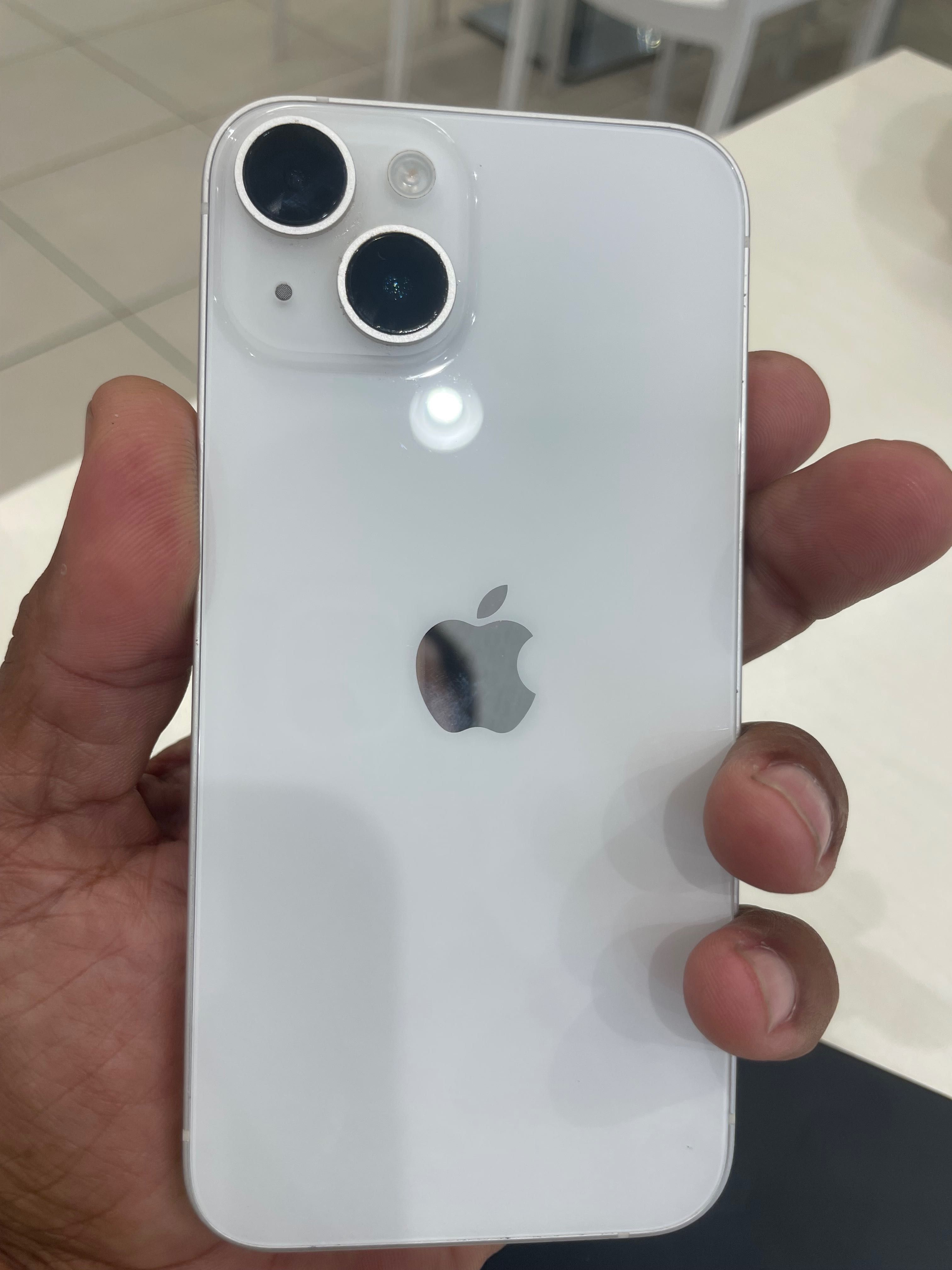 iPhone 14, impecável