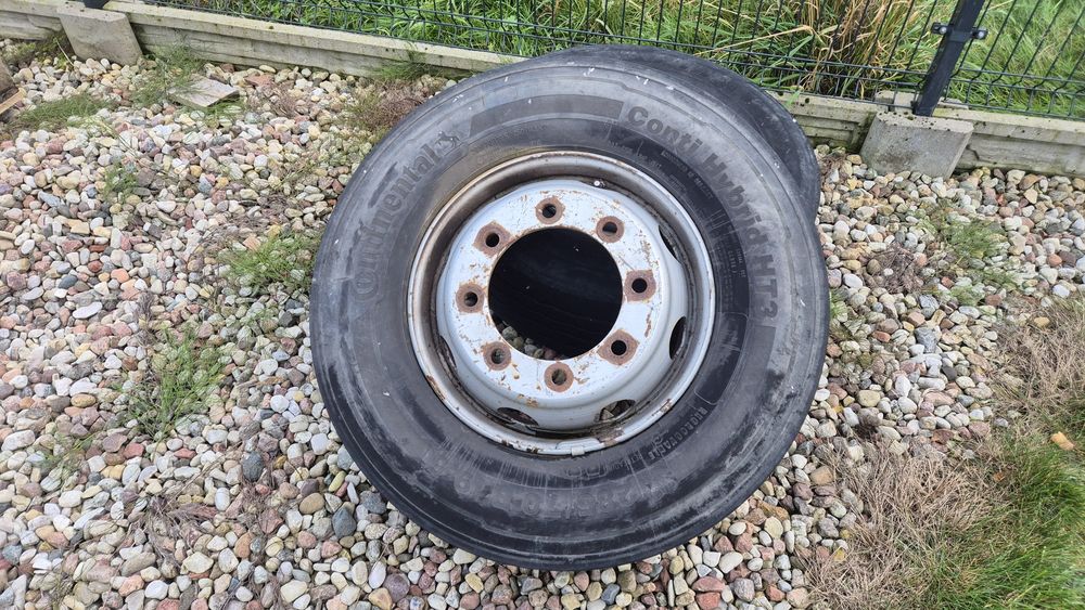 Opony z felgami koła od Man 15.224 285/70 R19,5
