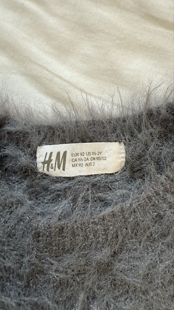 Szary włochaty sweterek z króliczkiem H&M rozmiar 92