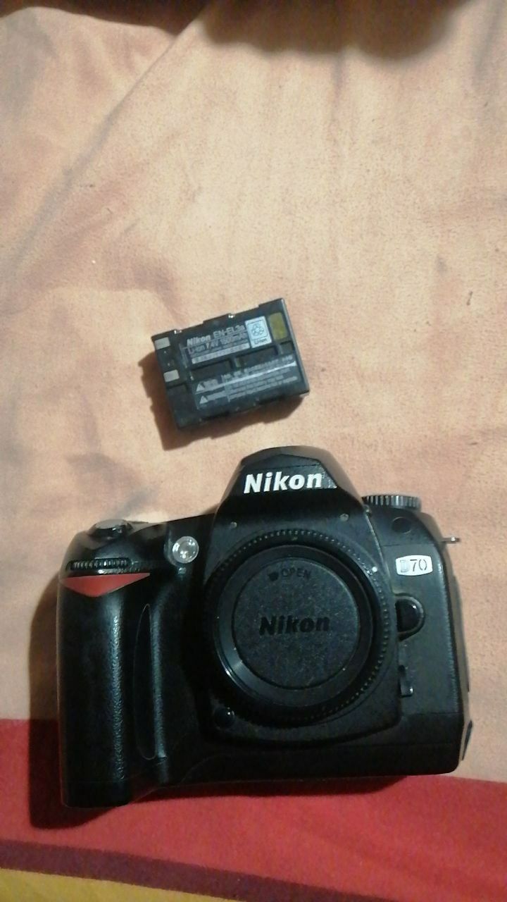 Продам тушку Nikon