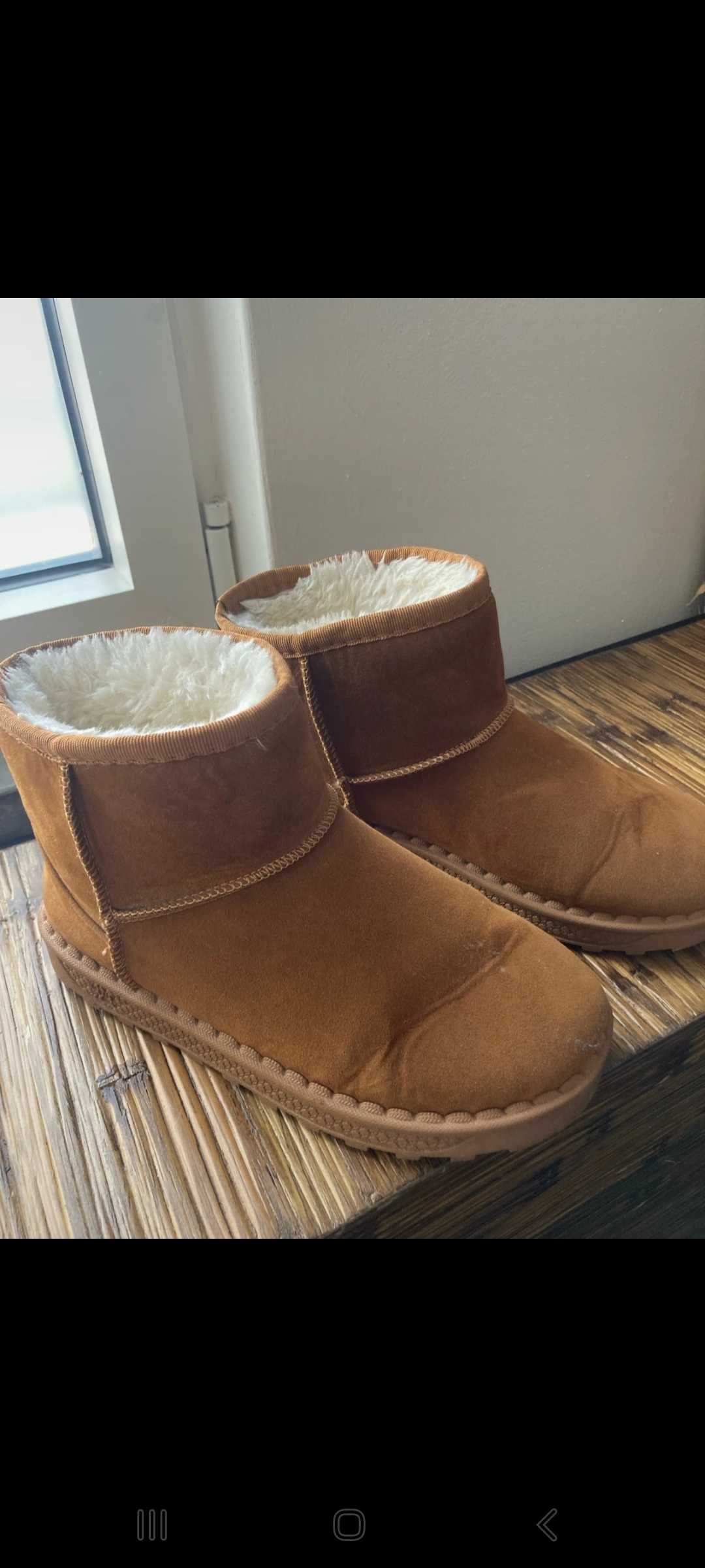 Botas com pelo N 36