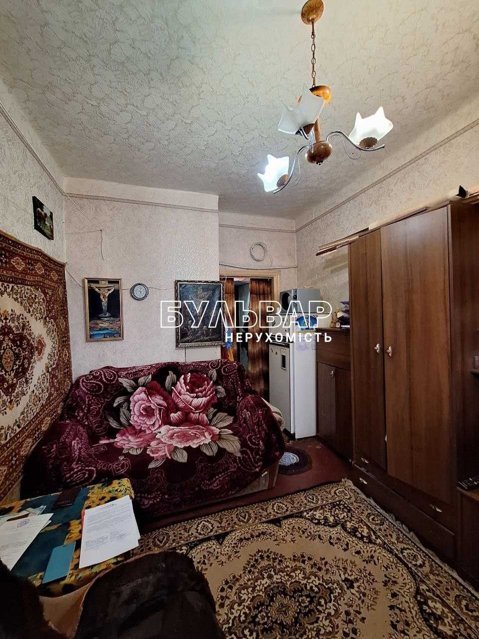 Продам гостинку, м. им.Масельского, по адресу Библика, 1