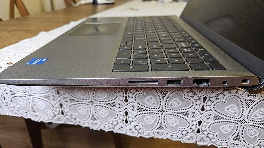 Laptop Dell Vostro 15 3530