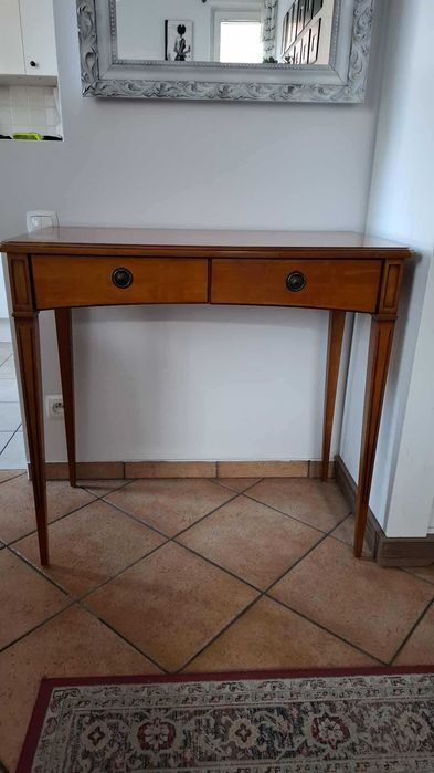 Stolik, konsola z 2 szufladami , prezentuje się jak stary mebel, antyk