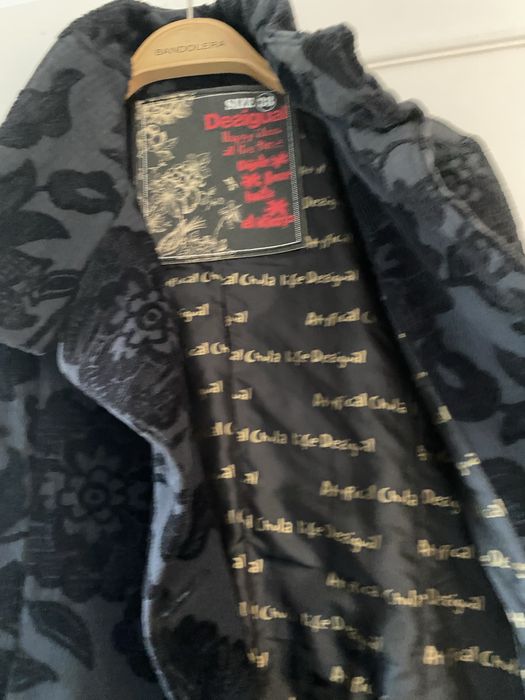 DESIGUAL Casaco comprido muito bonito com pouco uso preto