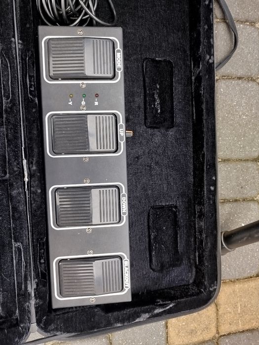 Zestaw oświetleniowy 4 z par LED kompletny