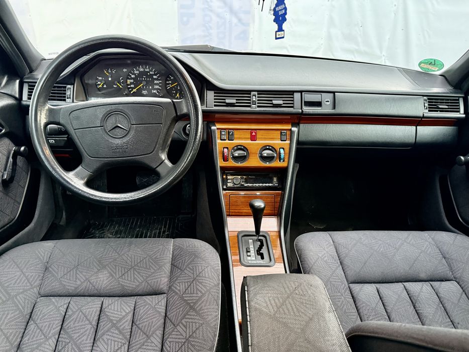 Mercedes-Benz W124 2.0 > Automat > 1993 > Klasyk > Hak > Super Stan