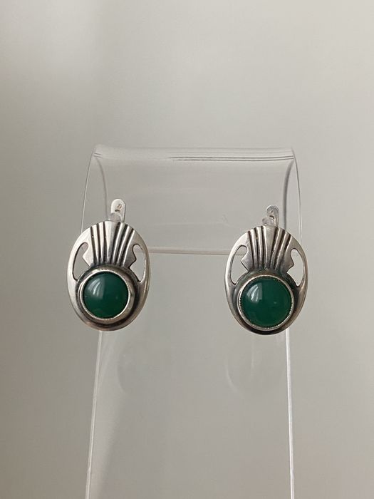 Серебряный комплект с зелёным агатом