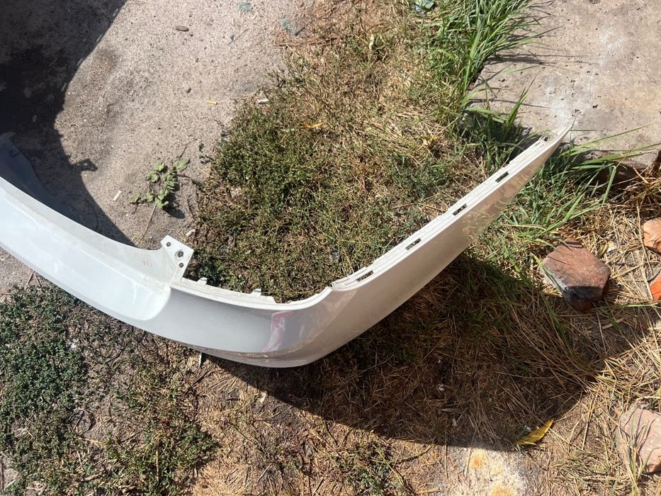 Бампер на бмв ф 30 стоковий,задній не фарбований