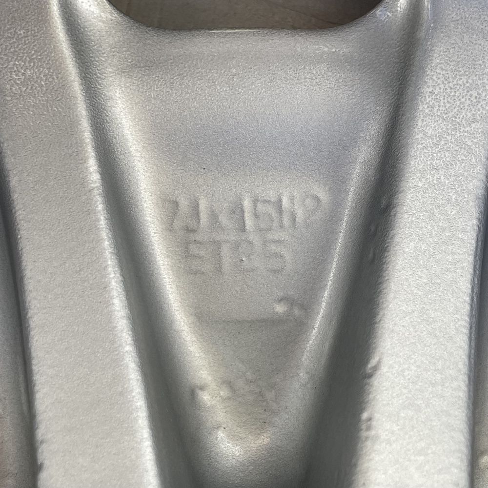 Найгарніші Gullideckel Mercedes w126 рестайл R107 w201 190 w124 C124