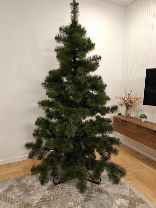 Штучна ялинка різдвана