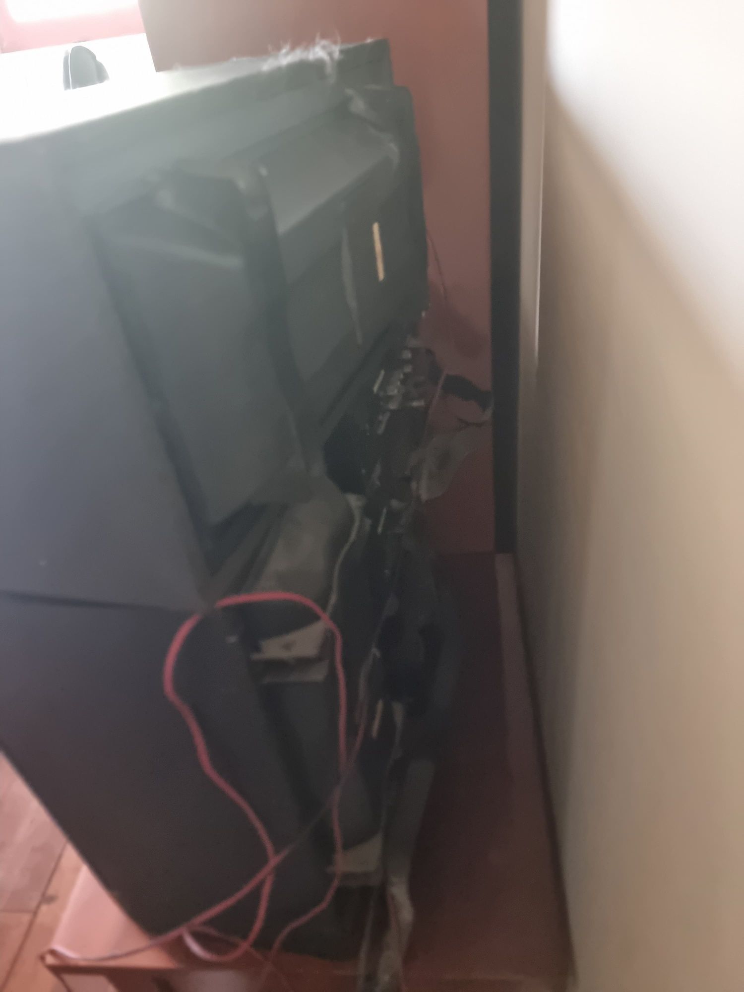 Amplificador, leitor de cds, rádio e colunas