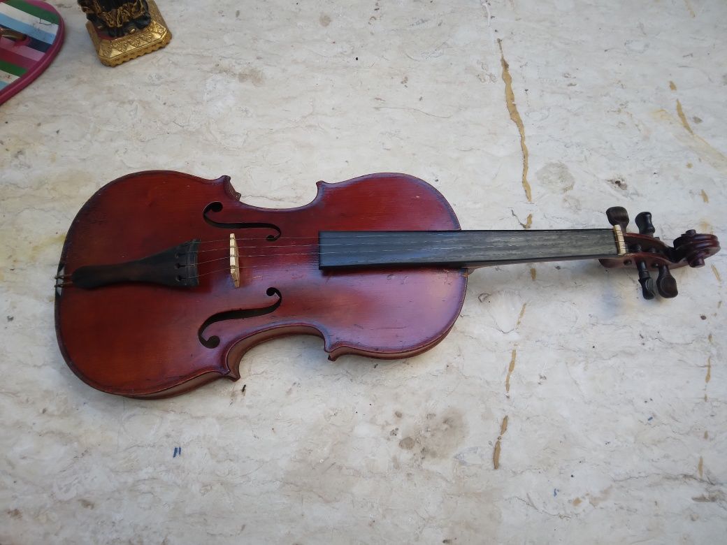 Violino quatro cordas  antigo