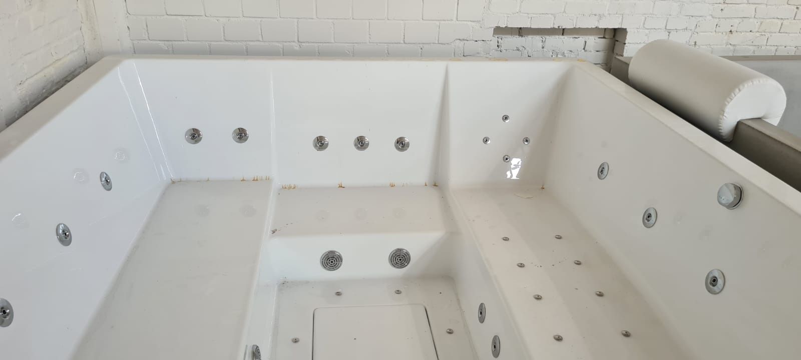Jacuzzi ogrodowe. na zewnątrz Infinitas 22500 €  Design