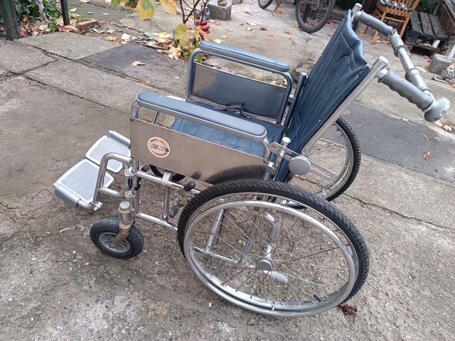 Инвалидная коляска