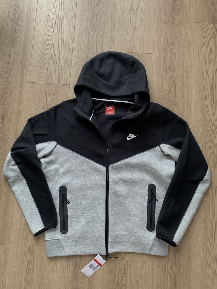 Nike Tech Fleece