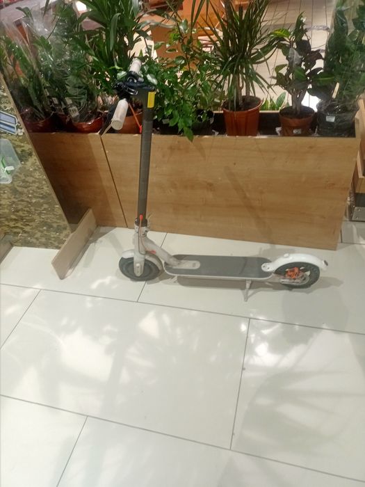 Продам электро самокат ксиоми