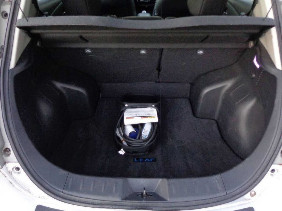 Nissan LEAF SL      2017