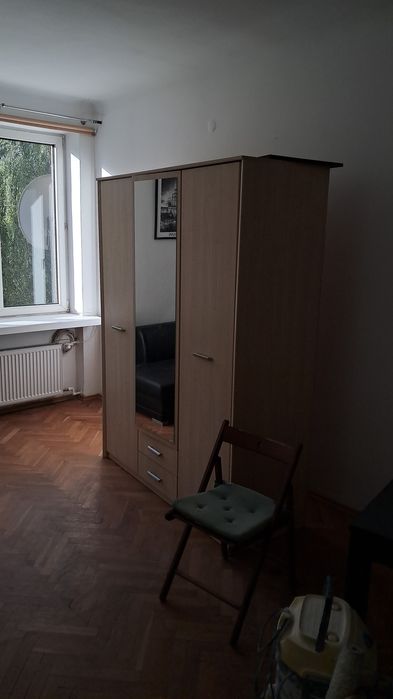 Szafa z lustrem. Mokotów