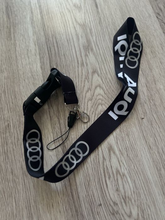 Smycz na klucze audi