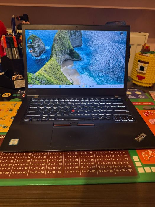 Lenovo t470s 12gb i7 7gen M2 256gb