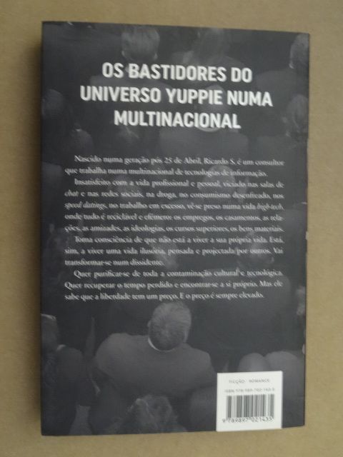 A Máquina não Gosta de Gatos de Mário Santos - 1ª Edição