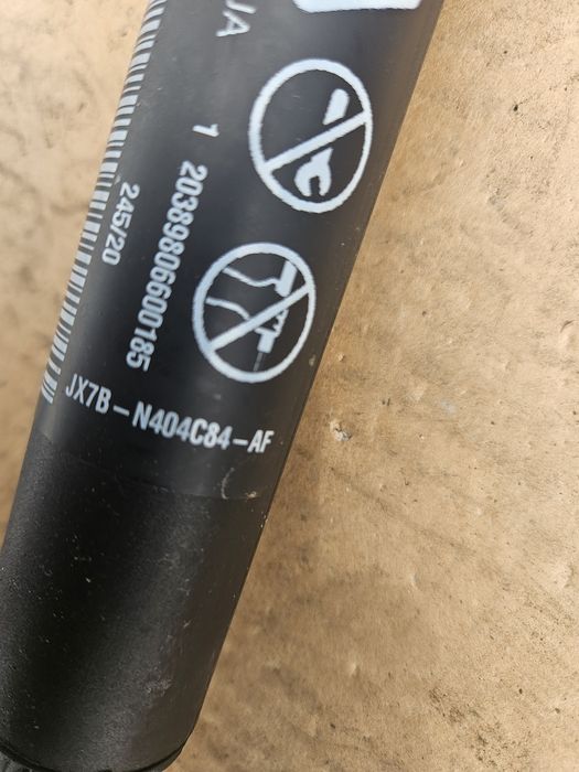 Siłownik klapy tyl elektryczny Ford Focus MK4 kombi