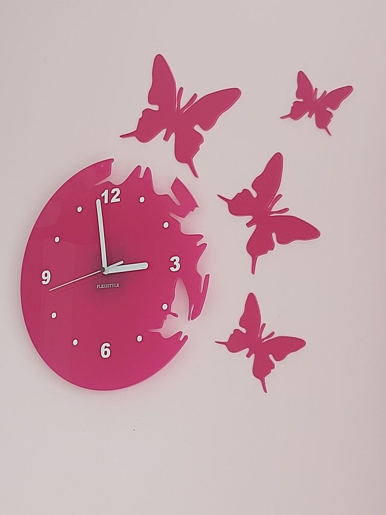 Zegar ścienny z motylkami różowy