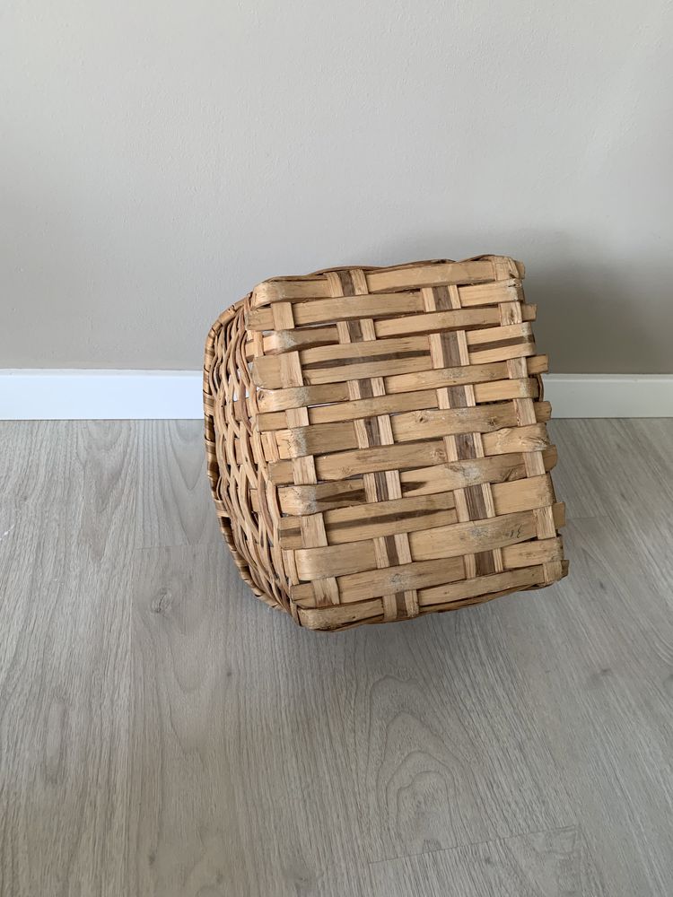 Cesta em rattan com asa