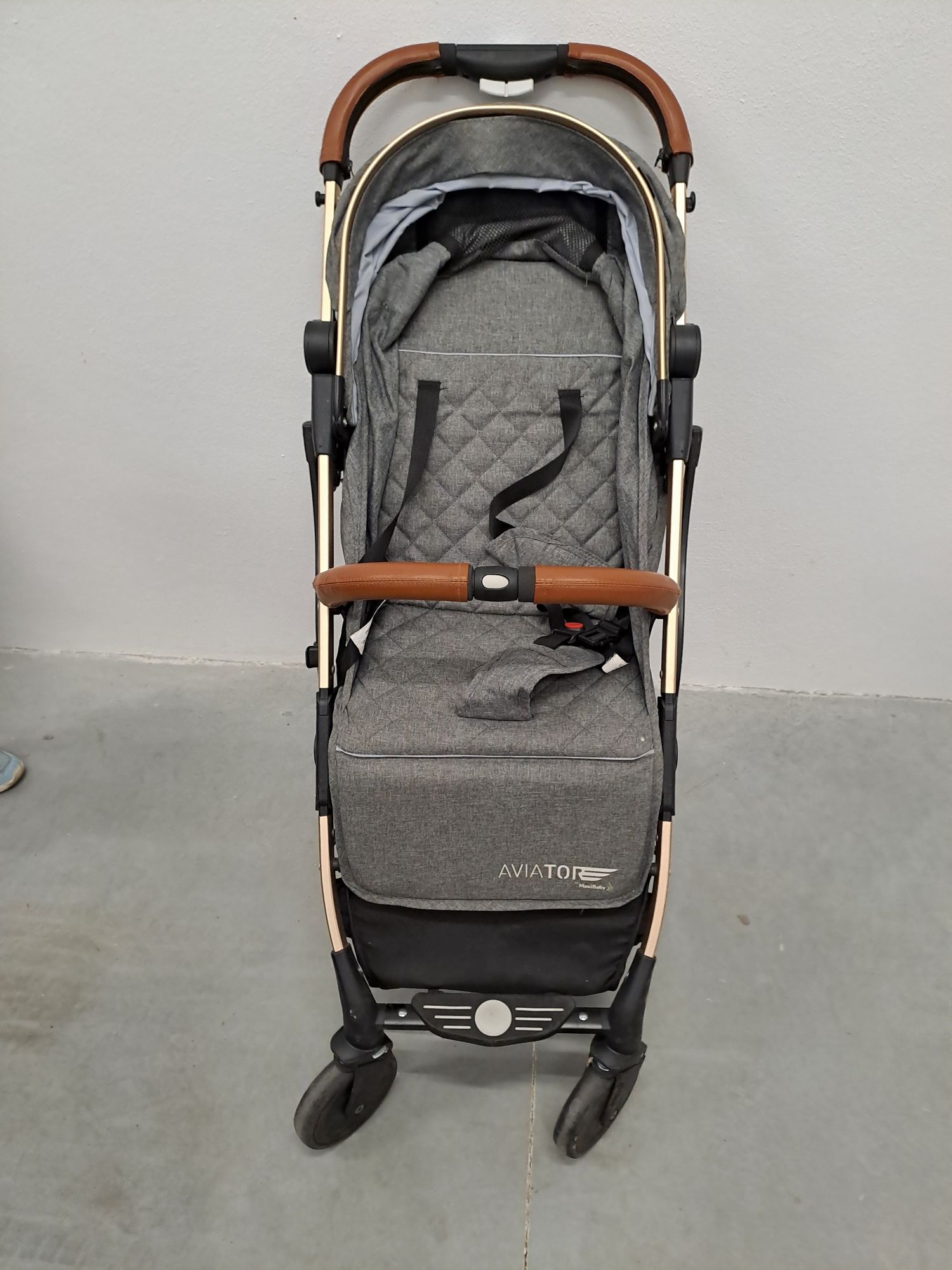 Carrinho de bebé AVIATOR MaxiBaby