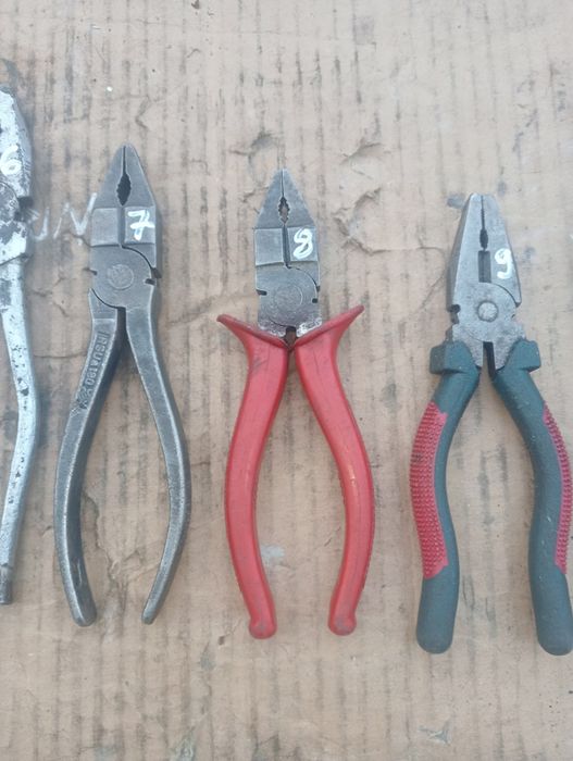 Zestaw starych kolekcjonerskich kombinerek