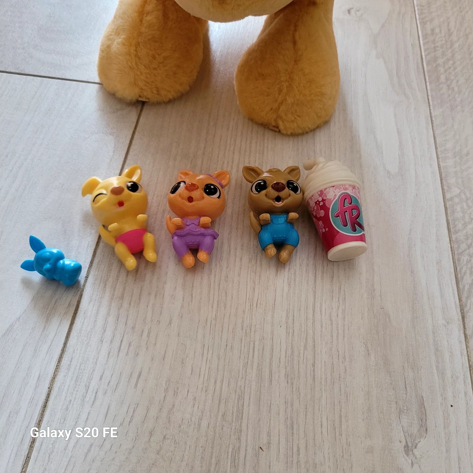 Kangurzyca Josie mama z dziećmi zabawka interaktywna