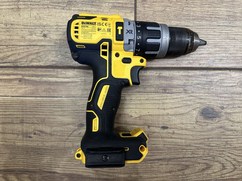 Wiertarko-wkrętarka udarowa Dewalt DCD796 - 2022r.
