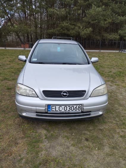 Samochód opel astra II