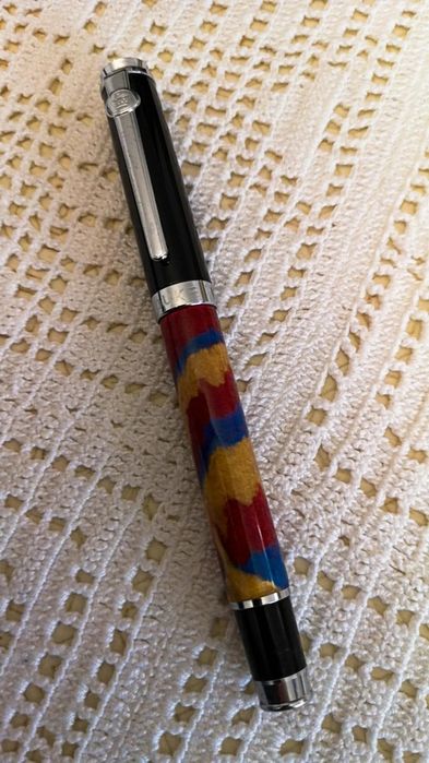 Caneta tinta permanente marca Duke