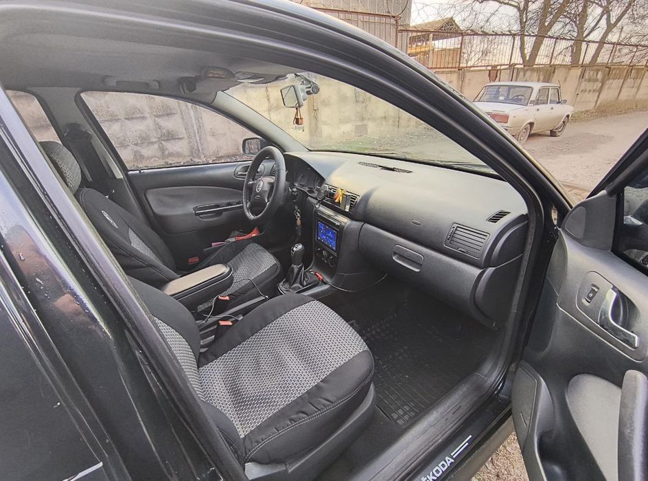 Skoda Octavia Tour 1.9 TDI AGR -66 кВт/90 л.с
-66 кВт/90 л.с