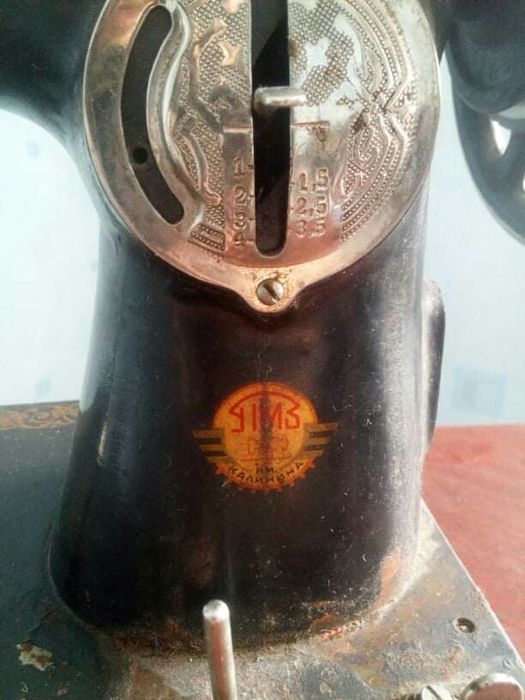 Продам швейну машину без стола