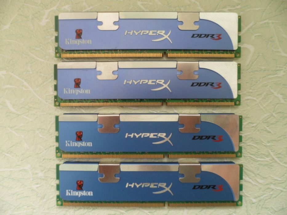 Оперативна пам'ять DDR3 Kingston 8 Гб 4х2 Гб 1800 МГц